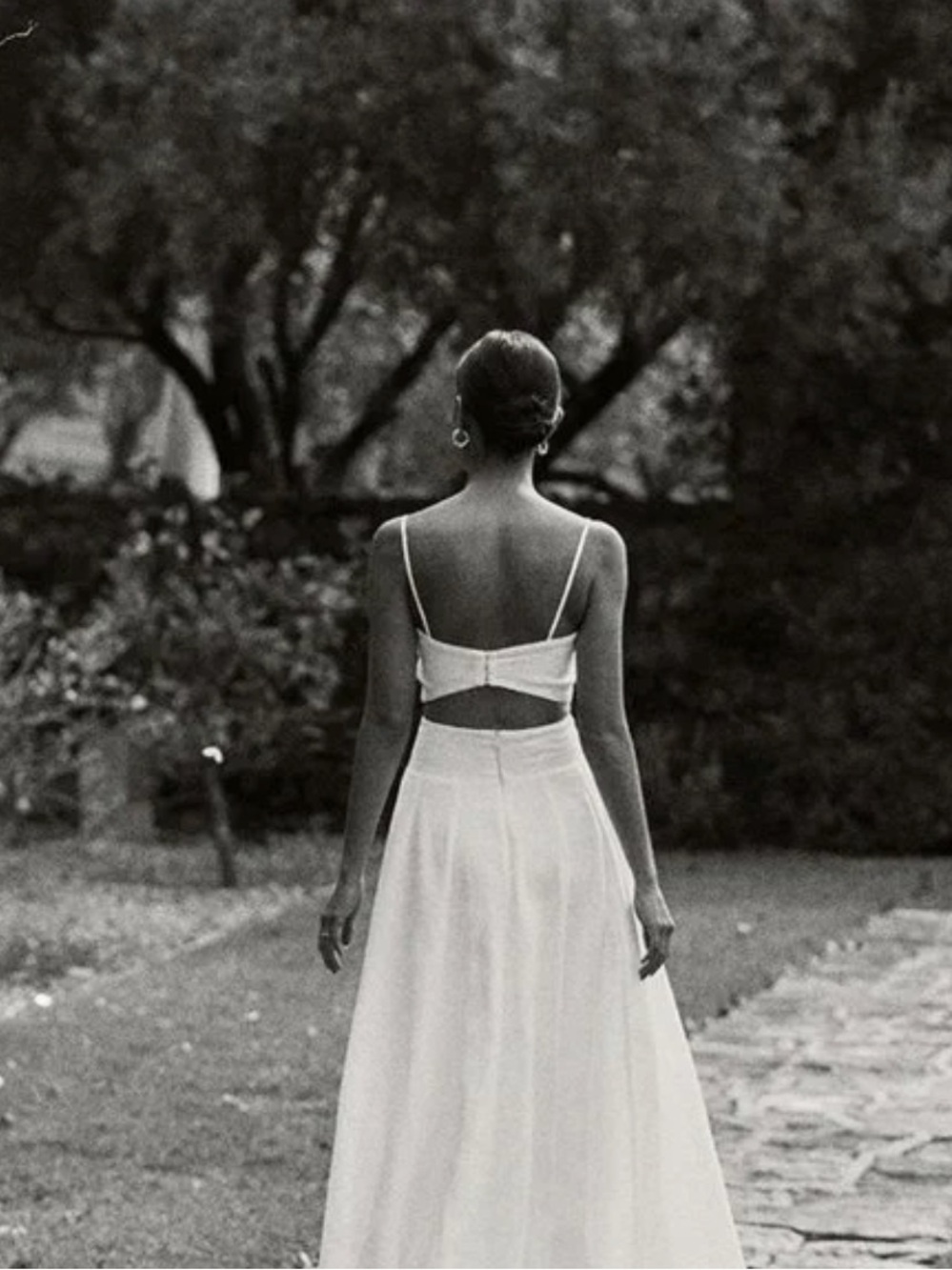 DISSH Aisle white linen crop top and long skirt set - Picture 2 of 10